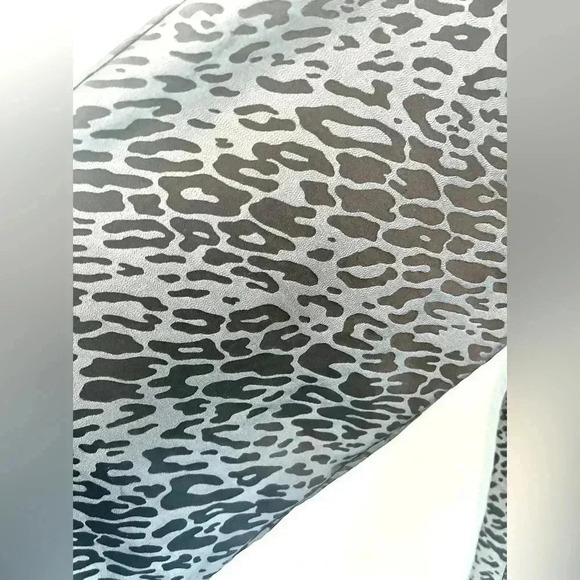 Equipment Femme Arwen Silk Wide Leg Gray Leopard PrintTrousers Size 2 - Picture 8 of 11